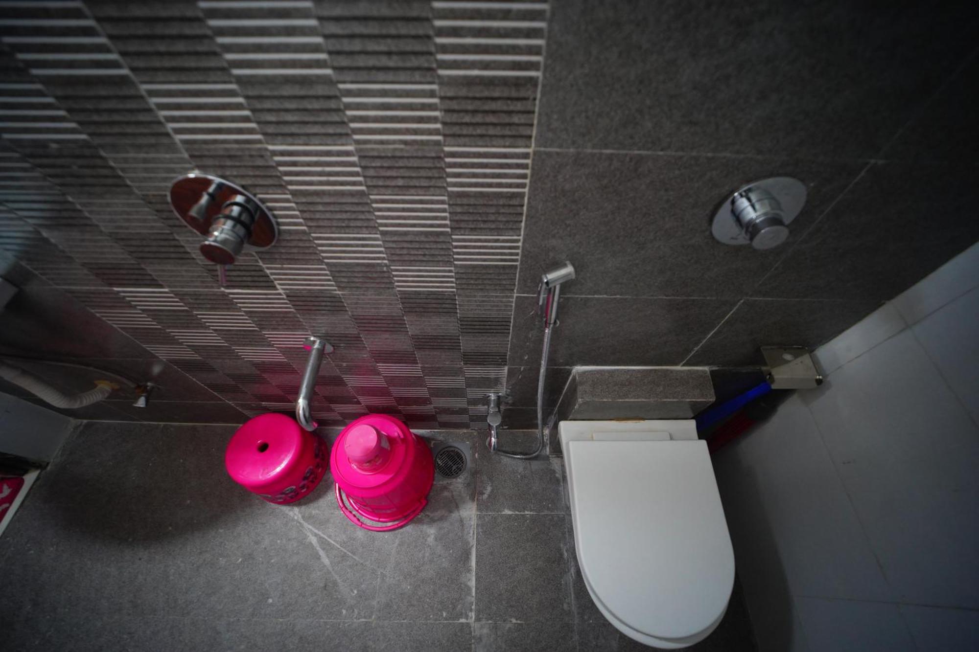 2bhk Fully Furnished By The Signature *