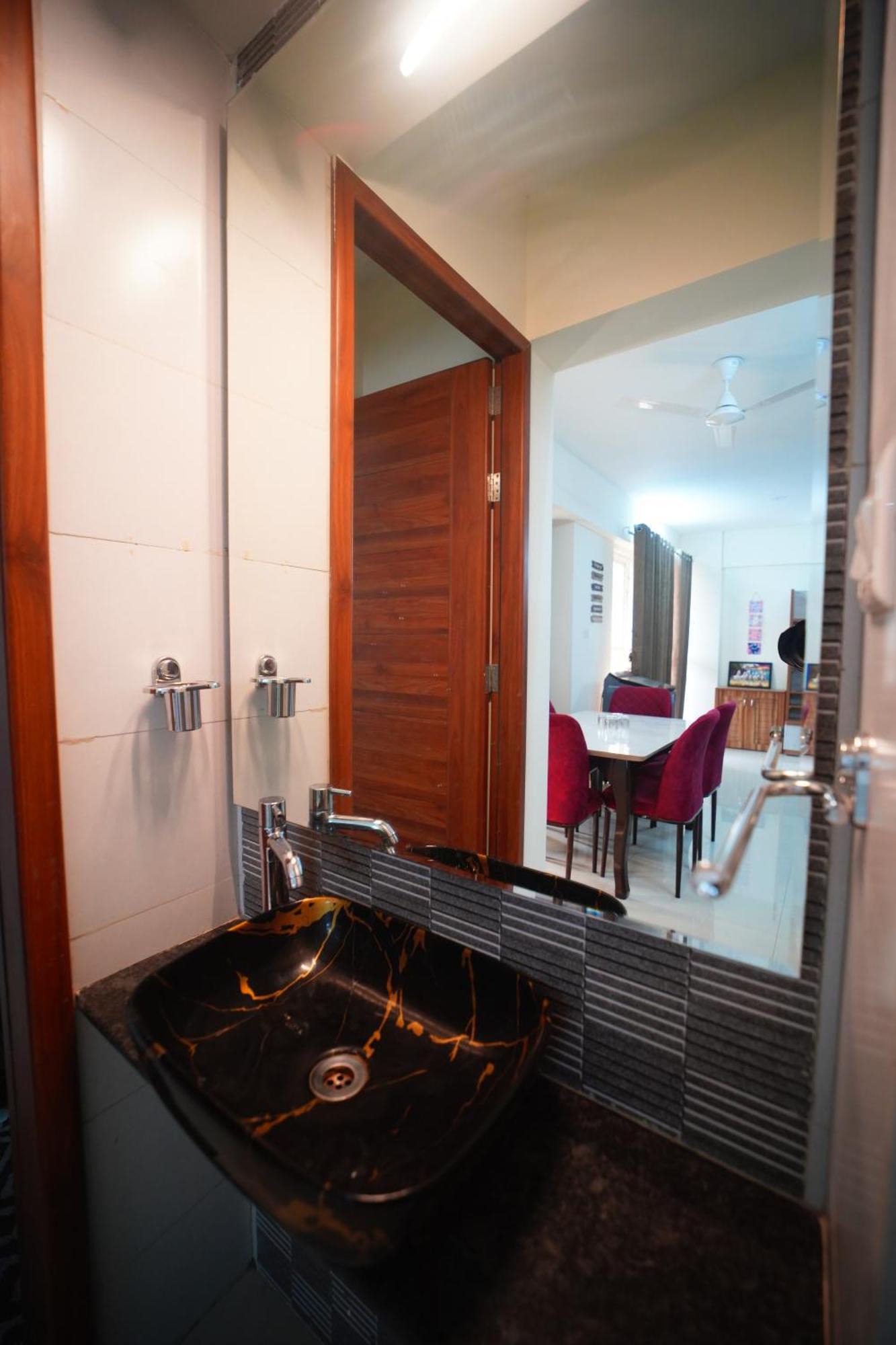 2bhk Fully Furnished By The Signature
