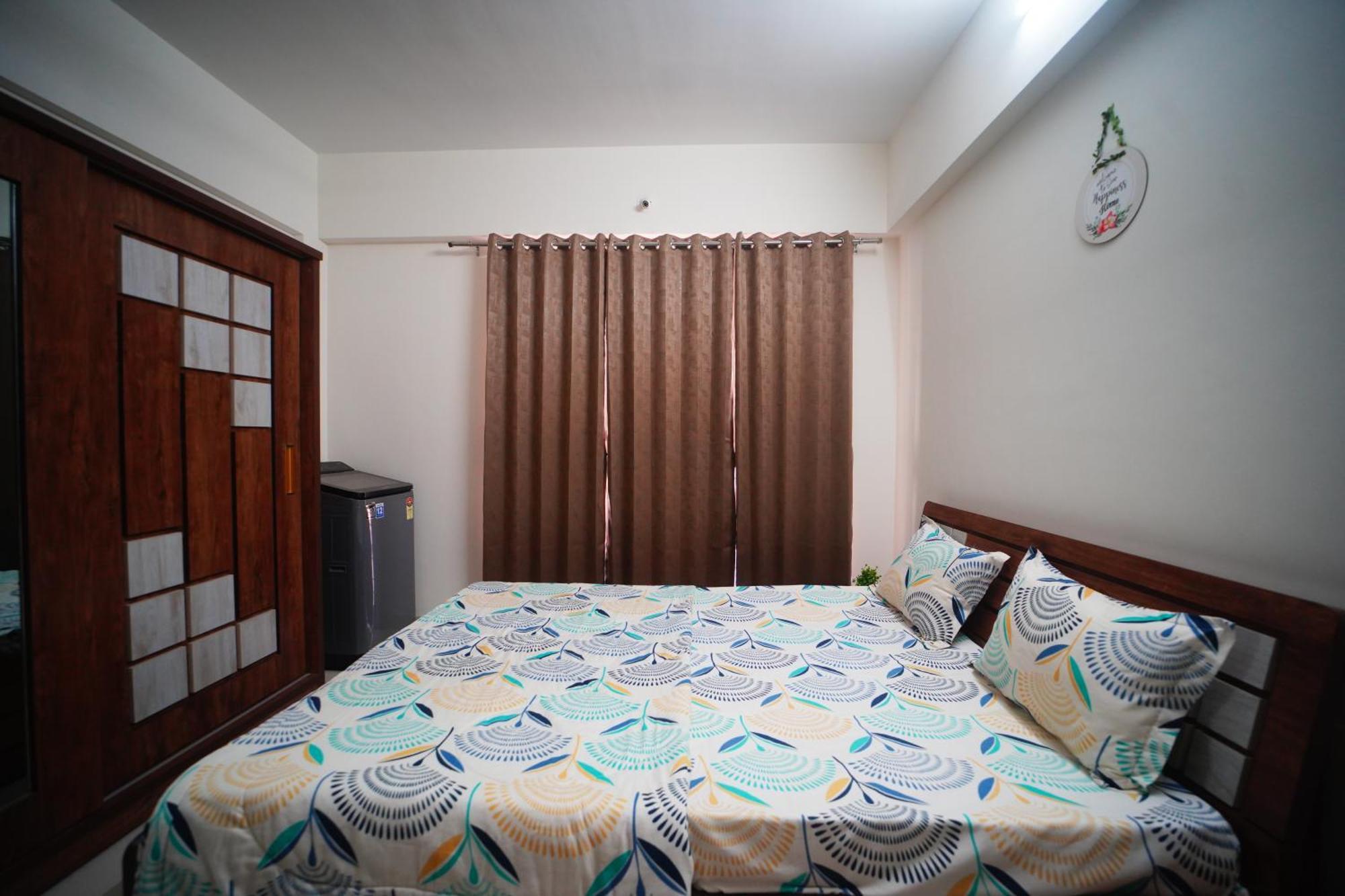 2bhk Fully Furnished By The Signature